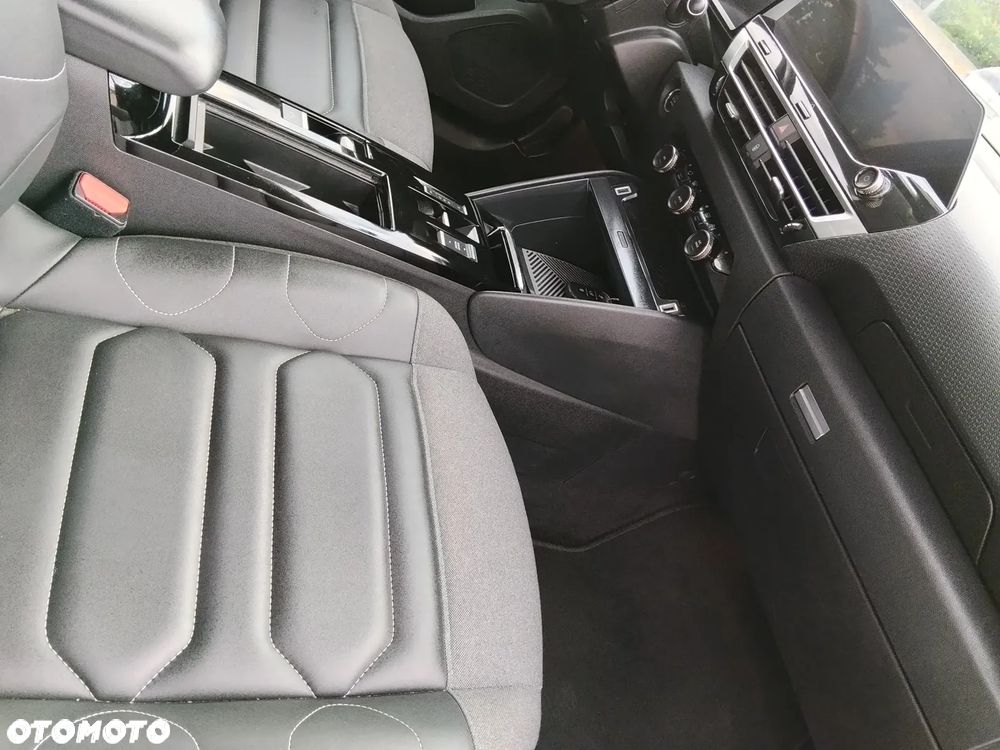 Citroën C4 BlueHDi 130 Stop&Start EAT8 SHINE - 18