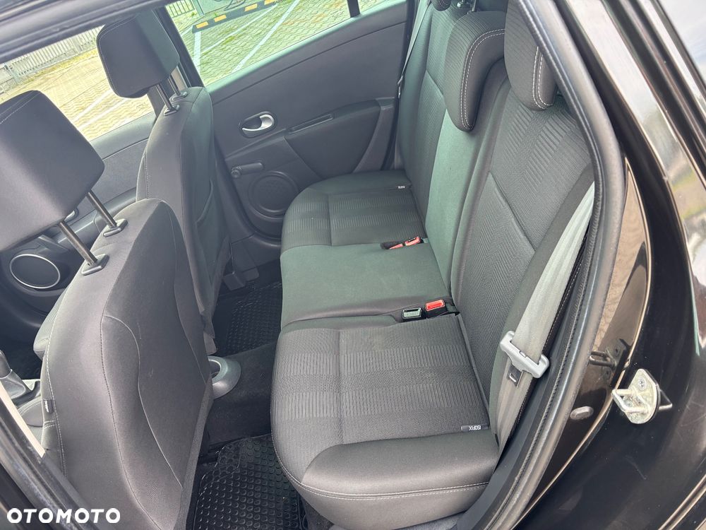 Renault Clio TCe 100 TomTom Edition - 12