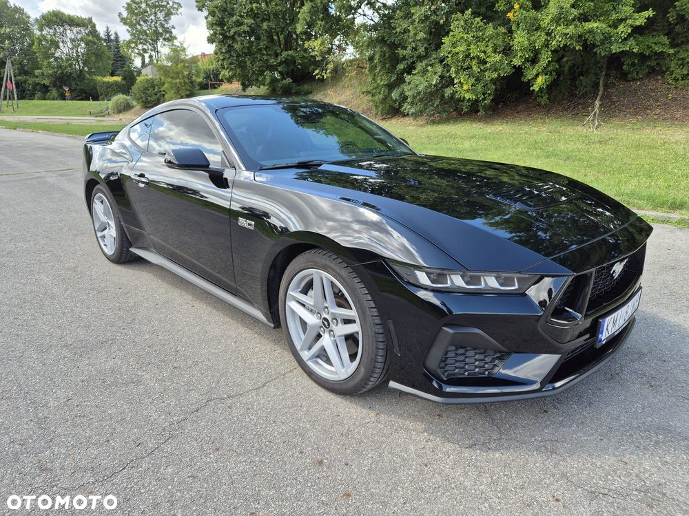 Ford Mustang - 4