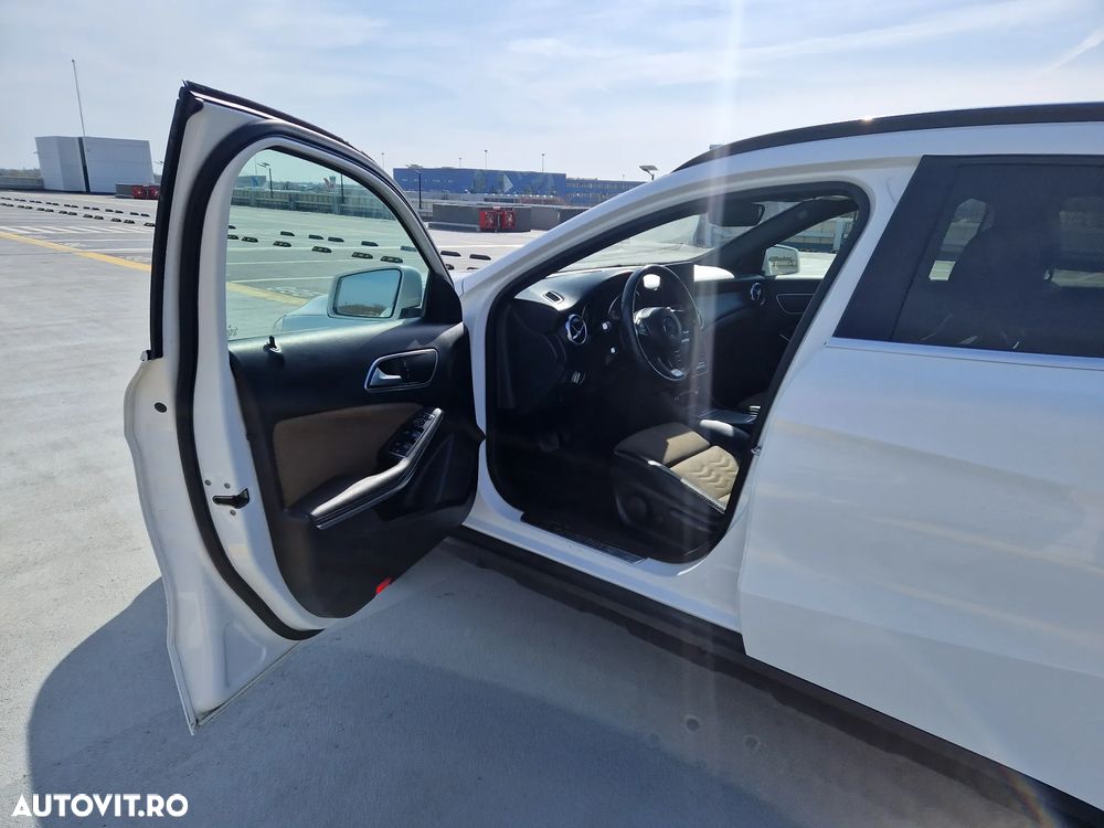 Mercedes-Benz GLA - 8