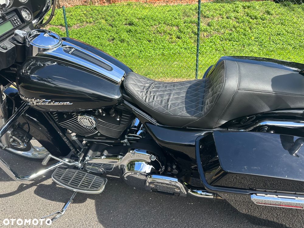 Harley-Davidson Touring Street Glide - 5