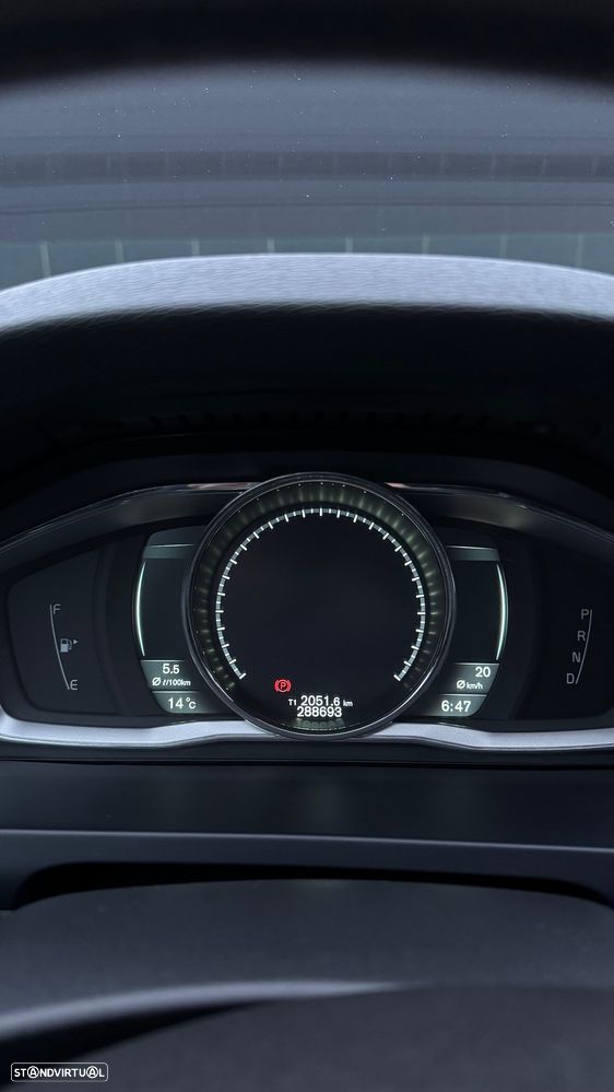 Volvo V60 D6 Plug-In-Hybrid AWD Geartronic Momentum - 17