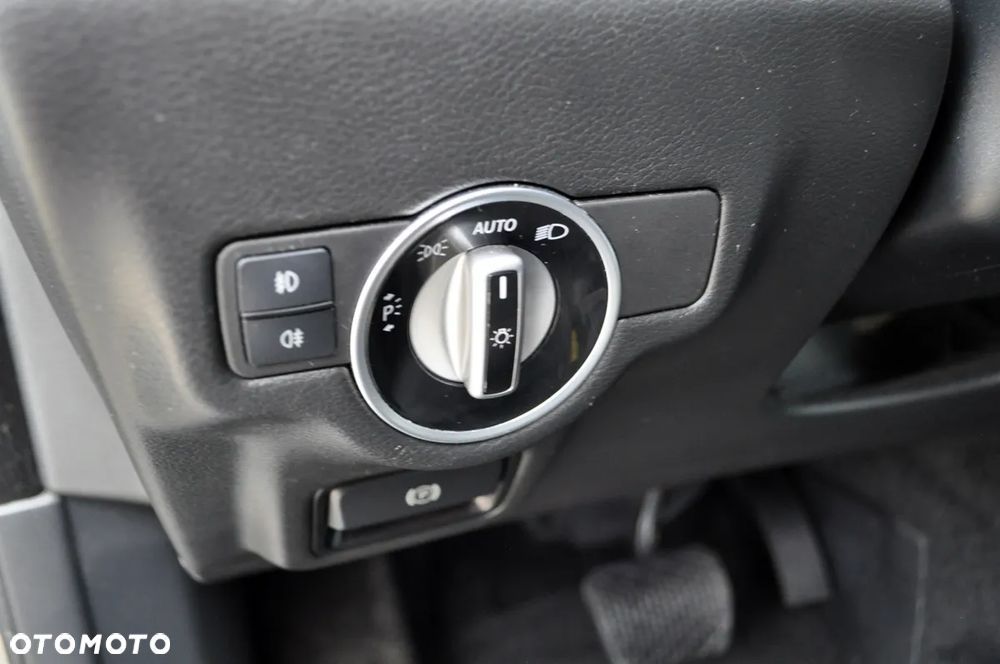 Infiniti Q30 1.6t DCT Premium Tech Cafe Teak - 26