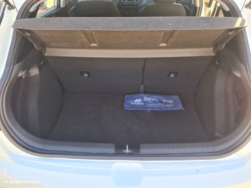 Hyundai i20 1.1 CRDi Access+Bluetooth - 10