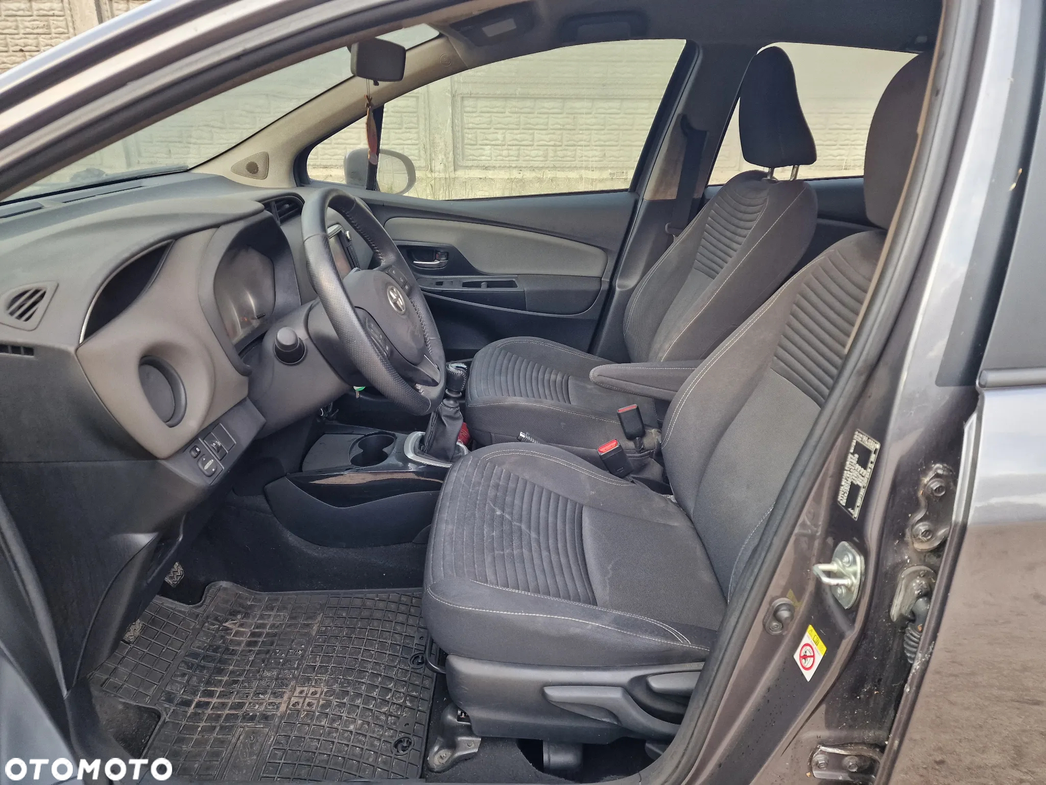 Toyota Yaris - 8