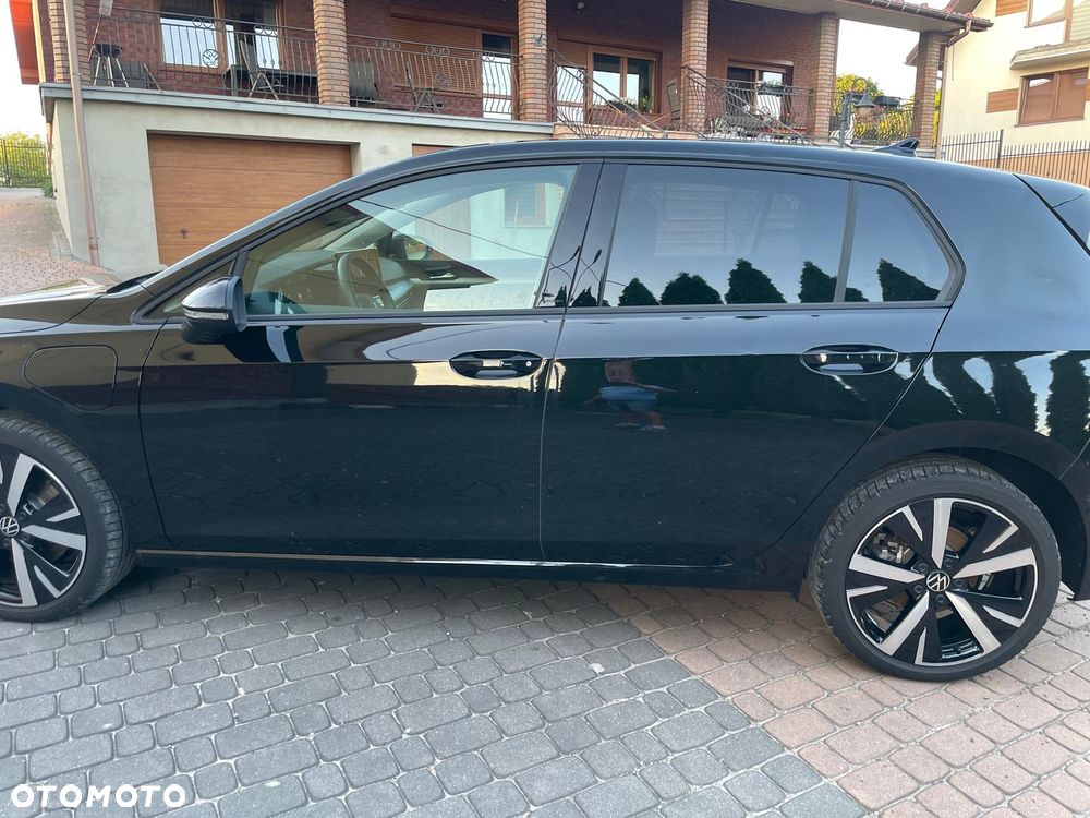 Volkswagen Golf - 8