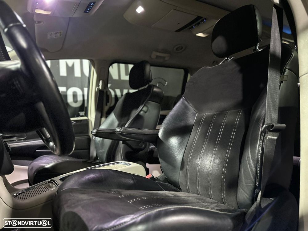 Lancia Voyager 2.8 CRD Platinum - 35