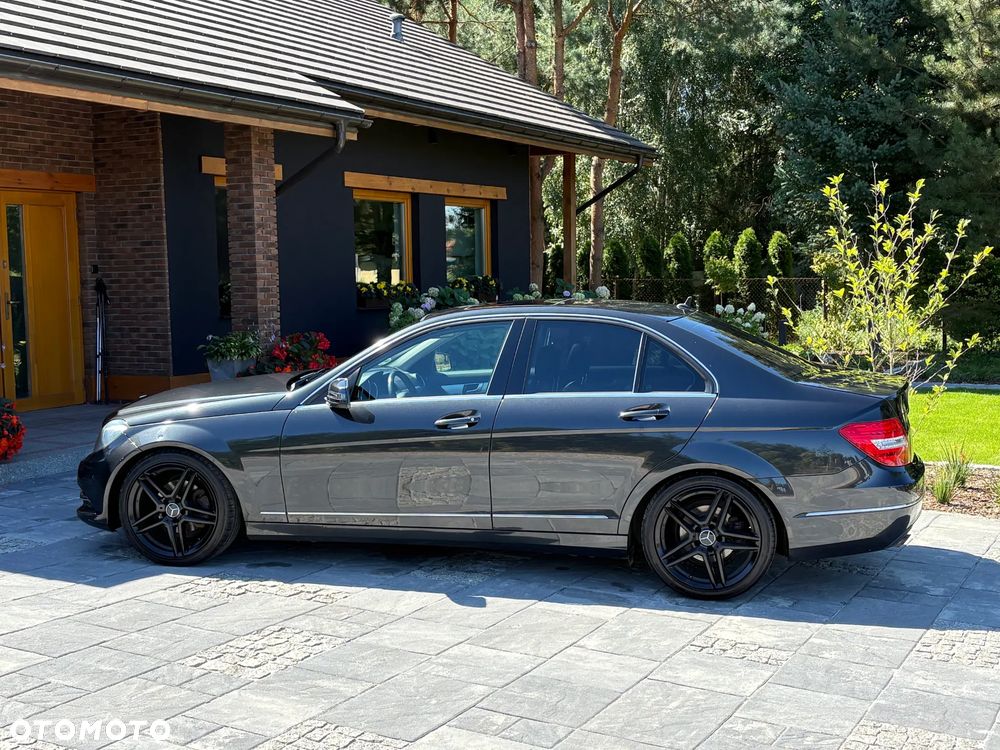 Mercedes-Benz Klasa C 180 Avantgarde Edition - 14
