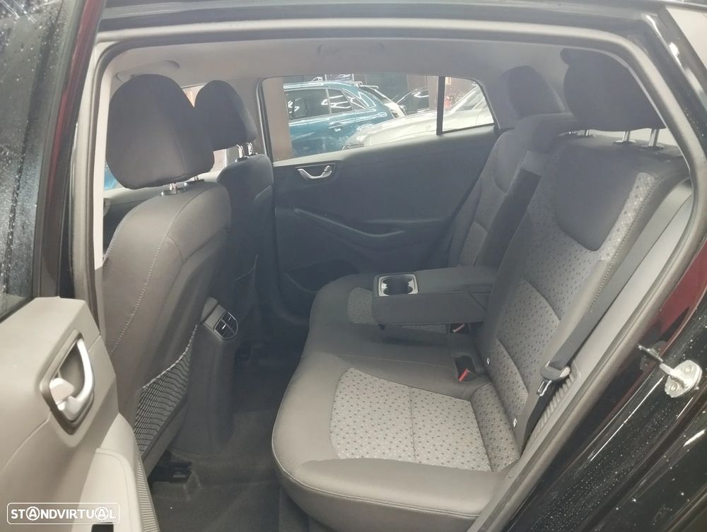 Hyundai Ioniq 1.6 GDI PHEV - 15
