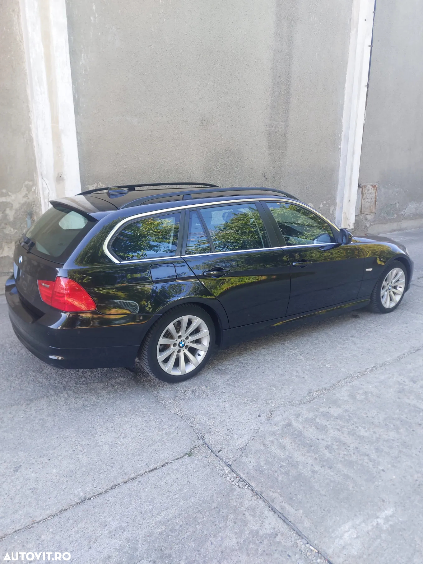 BMW Seria 3 318d DPF Touring Aut. - 15