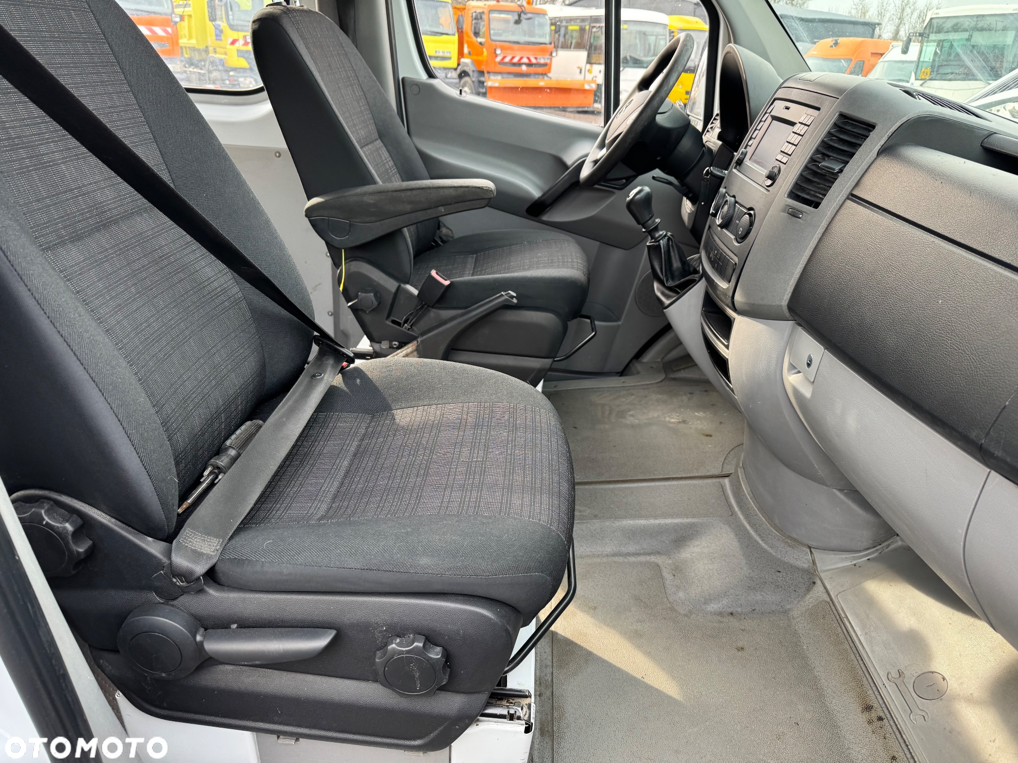 Mercedes-Benz Sprinter 2017r. Brygadówka Klima NAVI 2 x Parktronic Przetwornica 230V Belka Sygnalizacyjna Kamera LIFT - 32