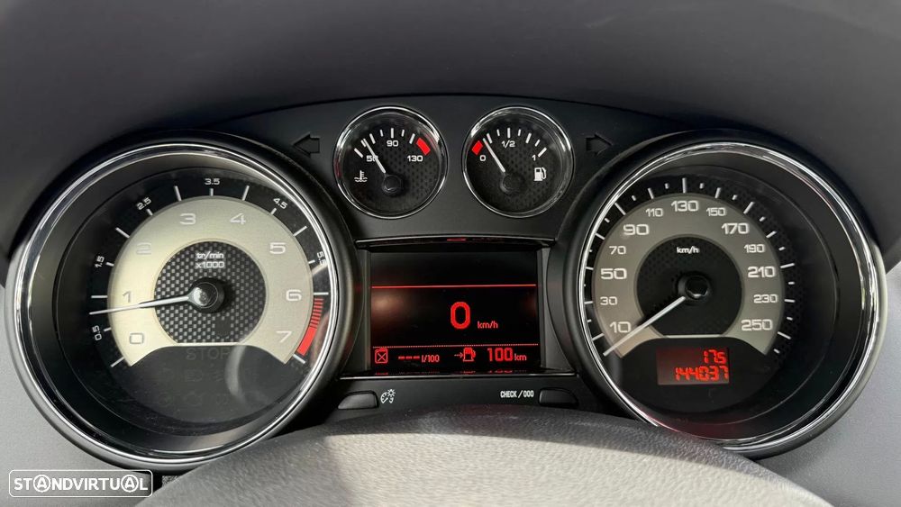 Peugeot RCZ 1.6 200 THP GT-Line - 29