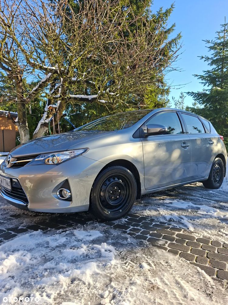 Toyota Auris 1.6 Premium - 1