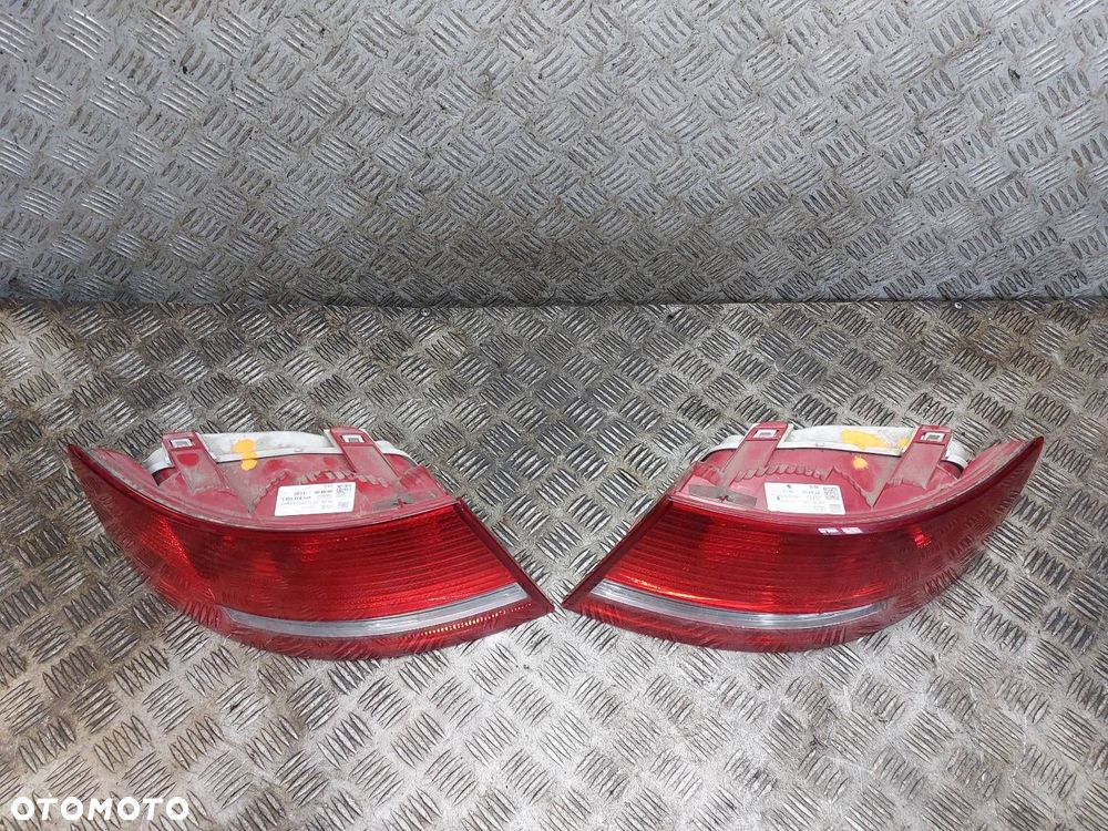 LAMPA LEWY TYŁ + PRAWY TYŁ AUDI A6 C6 SEDAN ZWYKŁE 4F5945095L 4F5945096L - 4