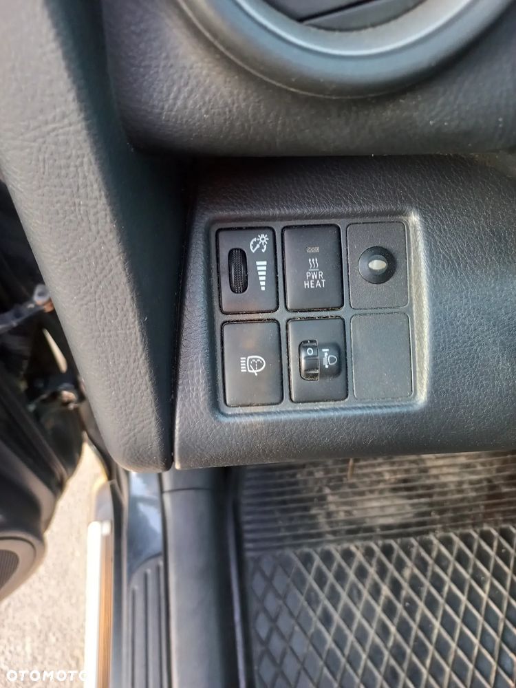 Toyota RAV4 2.2 D-4D Premium - 22