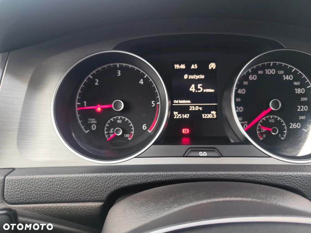 Volkswagen Golf 2.0 TDI BlueMotion Technology Edition - 13