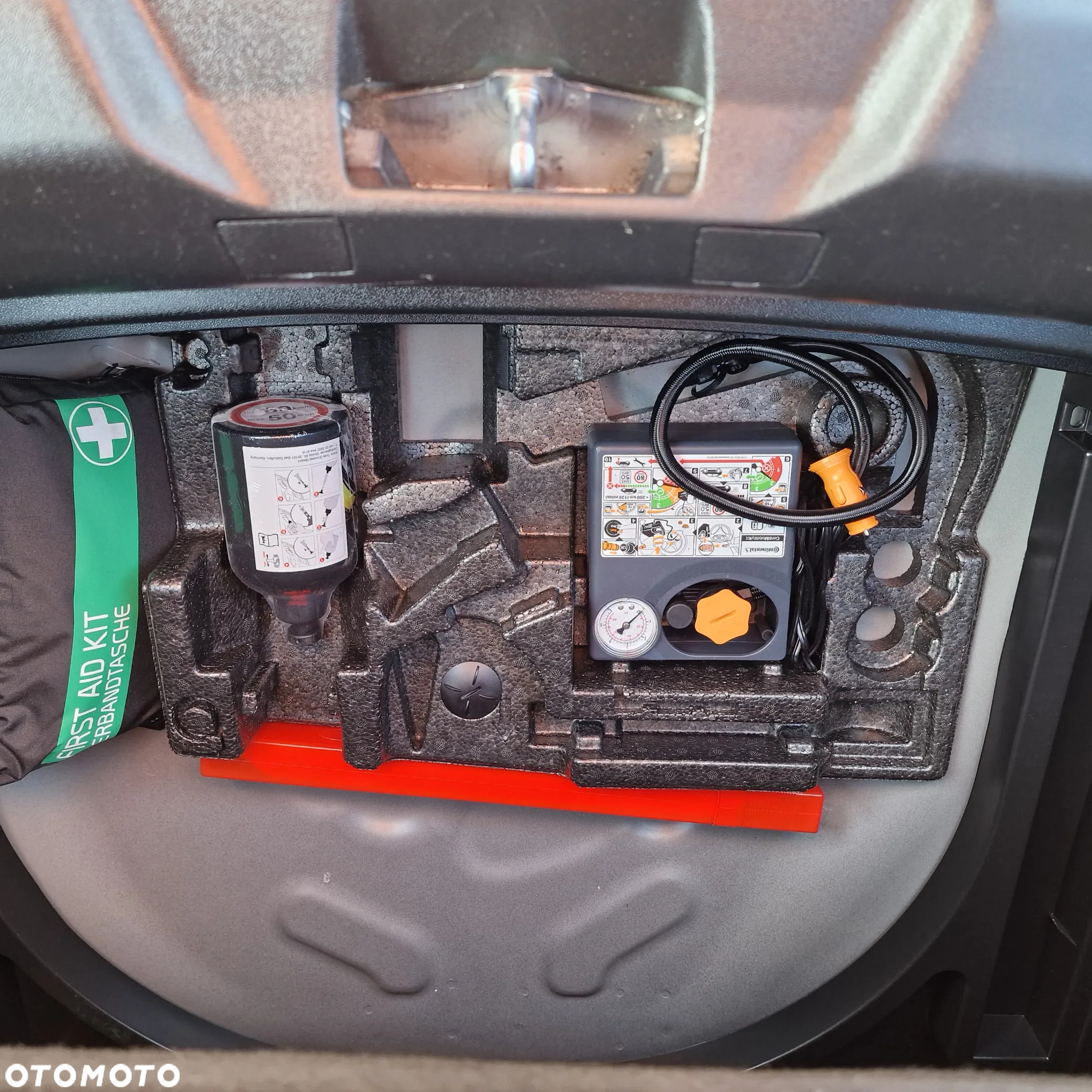 Volvo V40 T3 Drive-E Momentum - 23