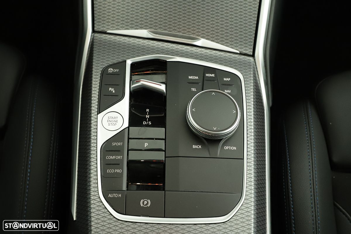 BMW 320 d Touring Pack Desportivo M Auto - 18