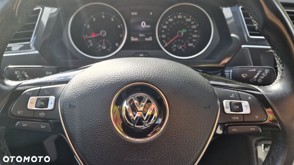 Volkswagen Tiguan - 22