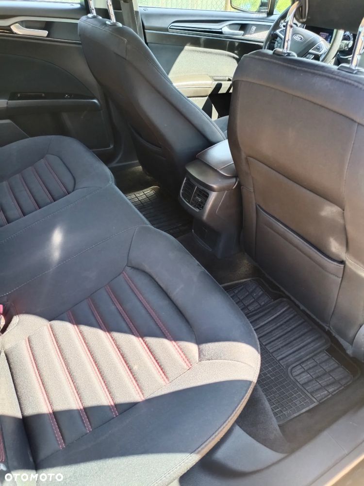 Ford Fusion - 7