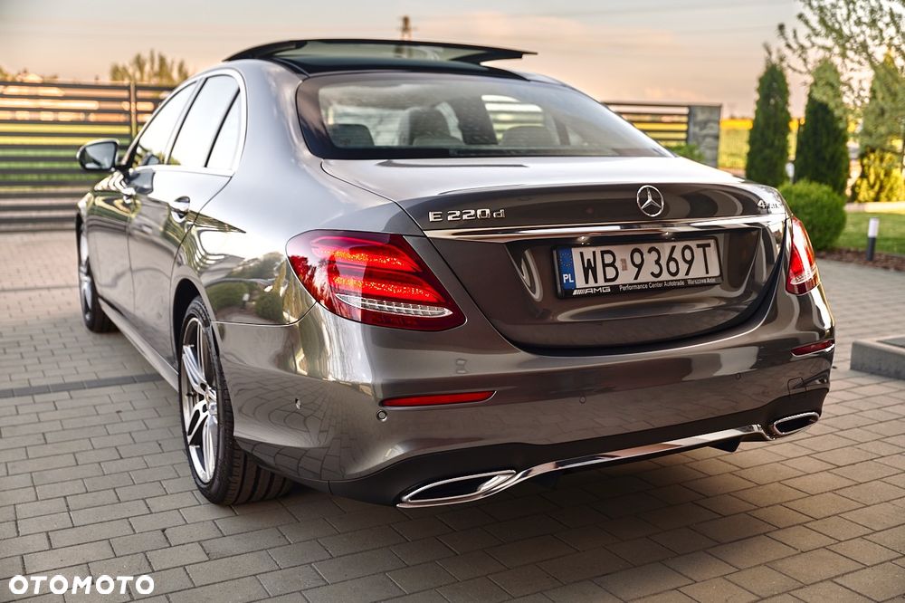 Mercedes-Benz Klasa E 220 d 4-Matic 9G-TRONIC - 12