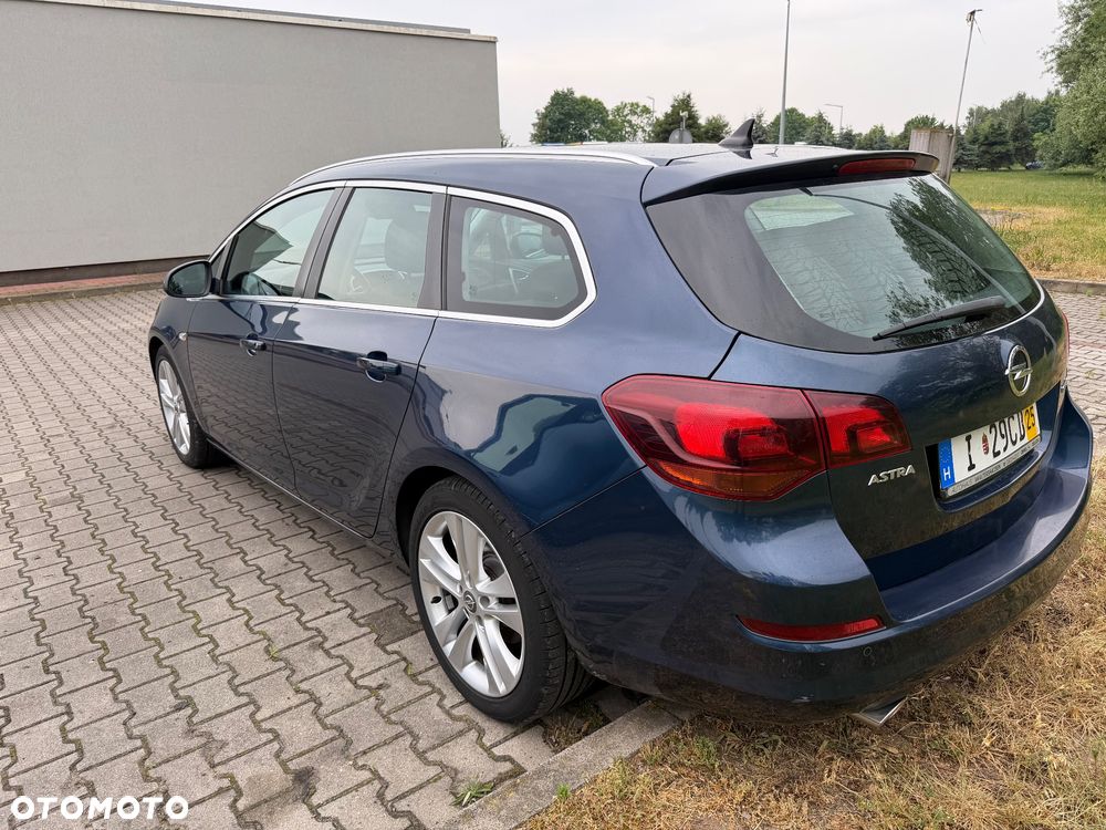 Opel Astra 1.6 Turbo Edition - 12