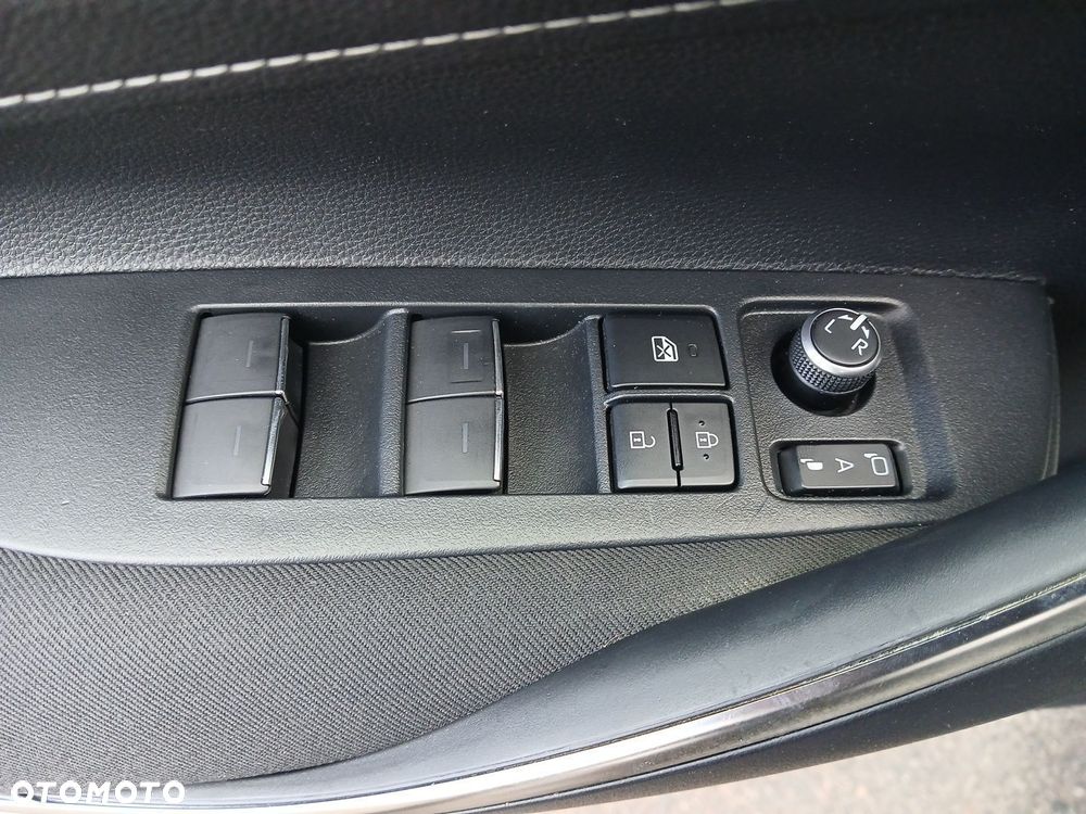 Toyota Corolla 1.8 Hybrid Comfort - 22
