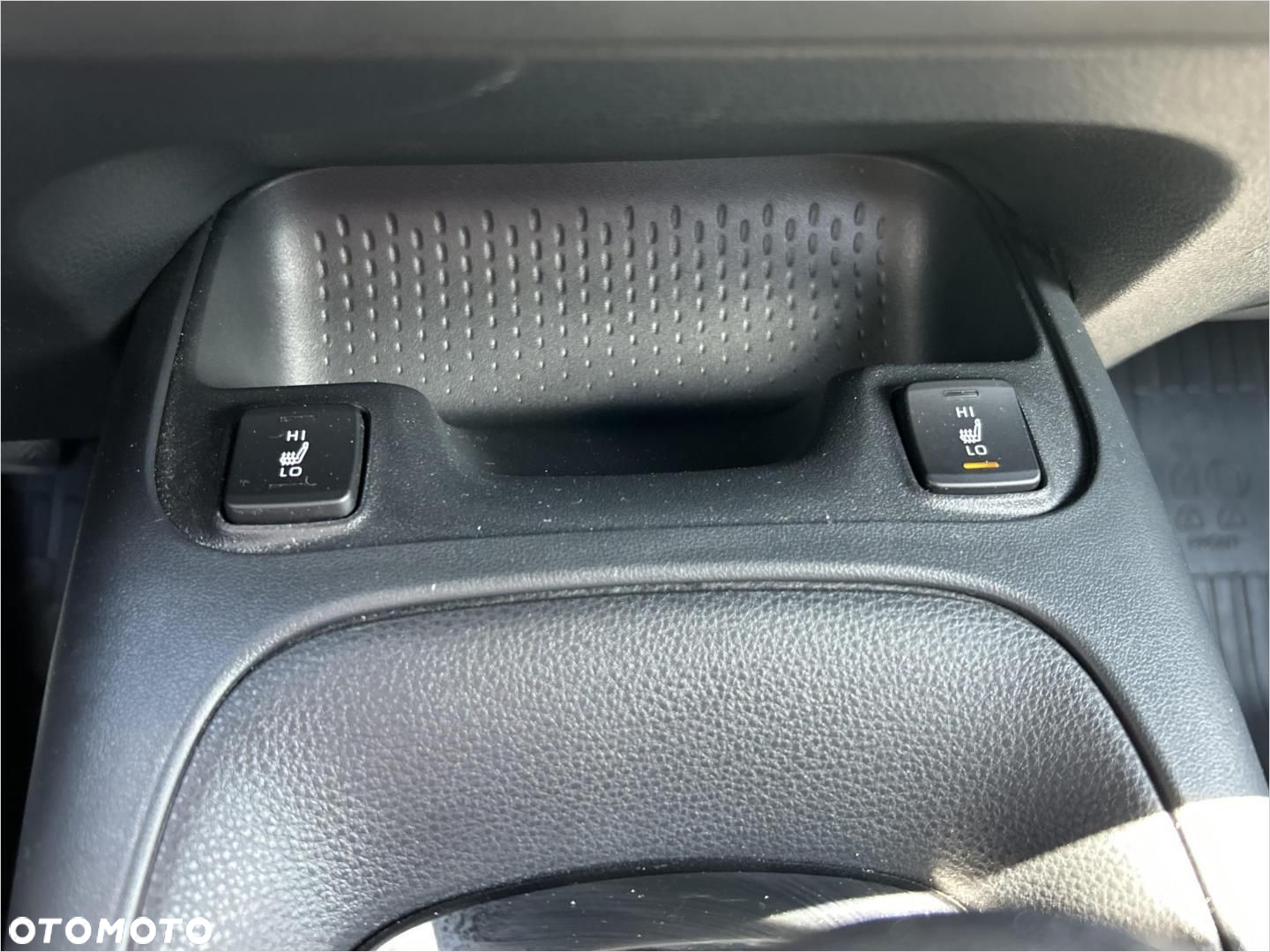 Toyota Corolla 1.8 Hybrid Comfort - 17