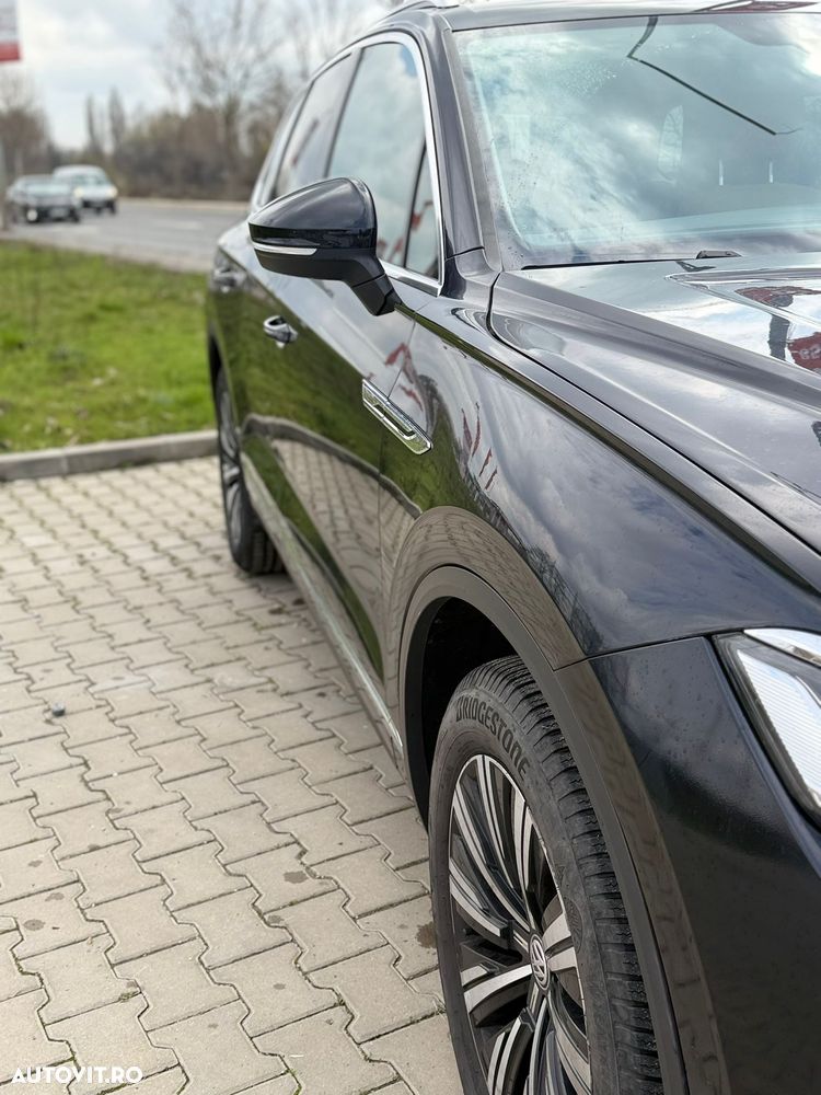 Volkswagen Touareg - 4