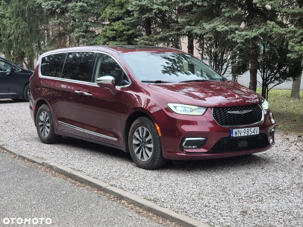 Chrysler Pacifica - 1