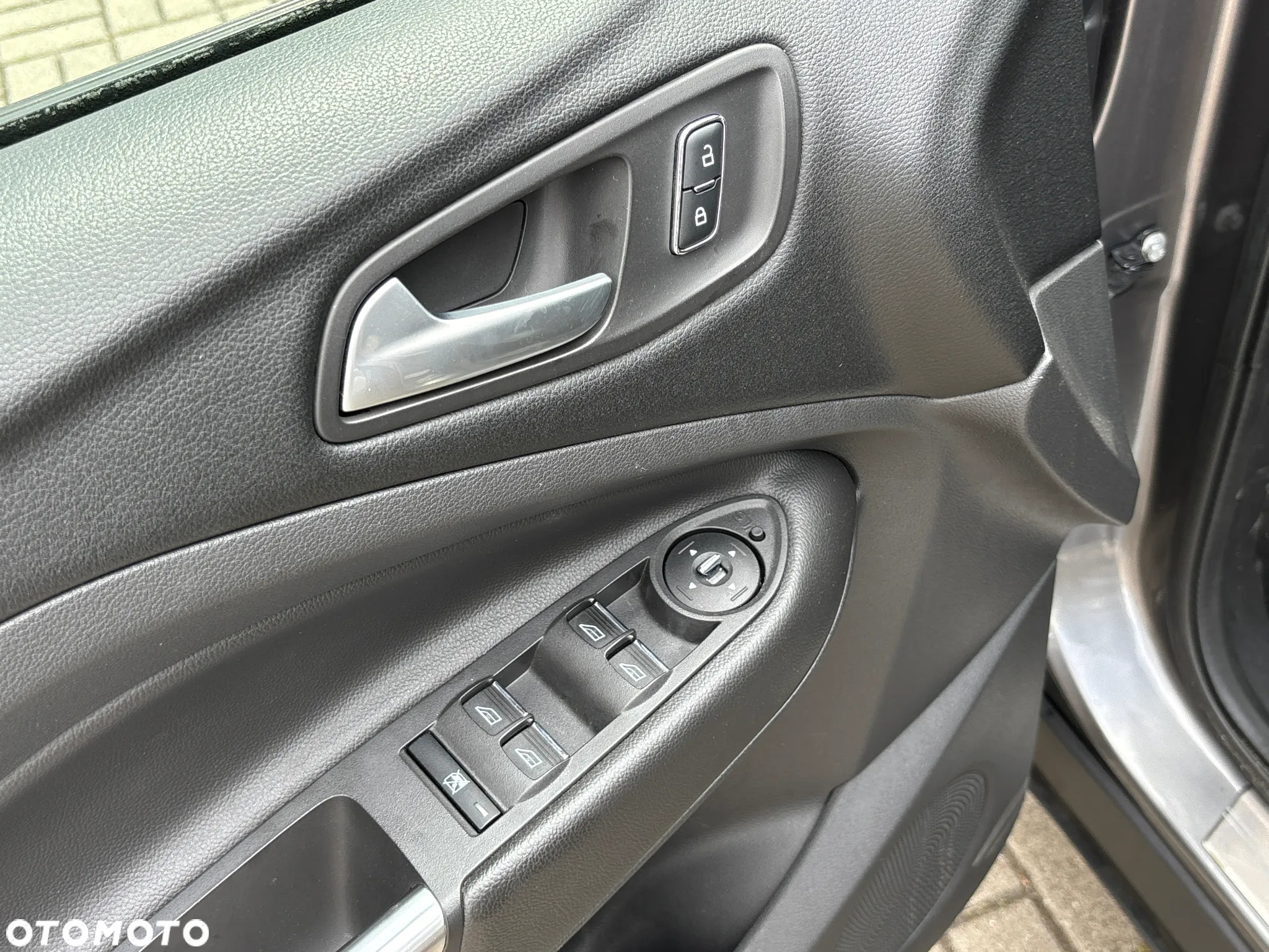 Ford Kuga 2.0 TDCi 2x4 Trend - 22