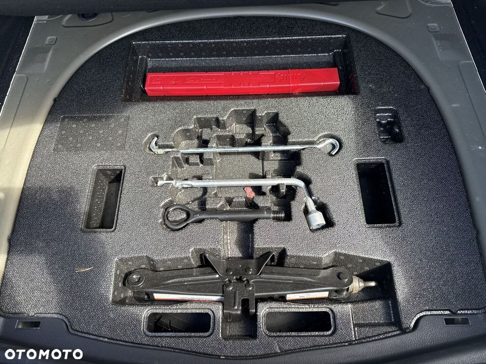 Toyota Camry 2.5 Hybrid Prestige CVT - 27