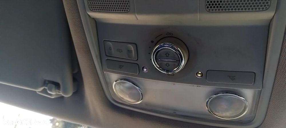 Skoda Superb 2012 photo 3