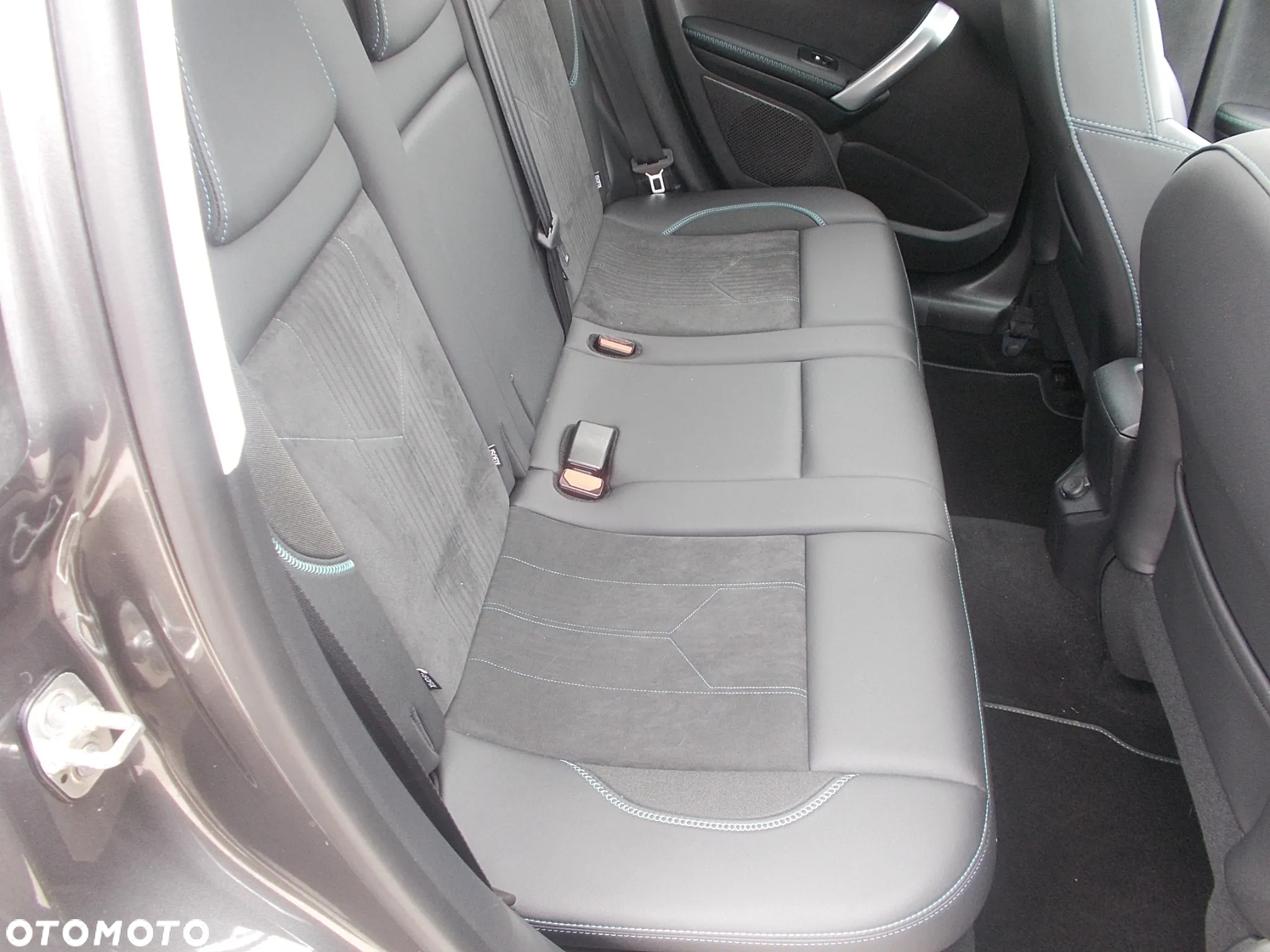 Peugeot 2008 1.2 Pure Tech GPF Crossway S&S EAT6 - 13