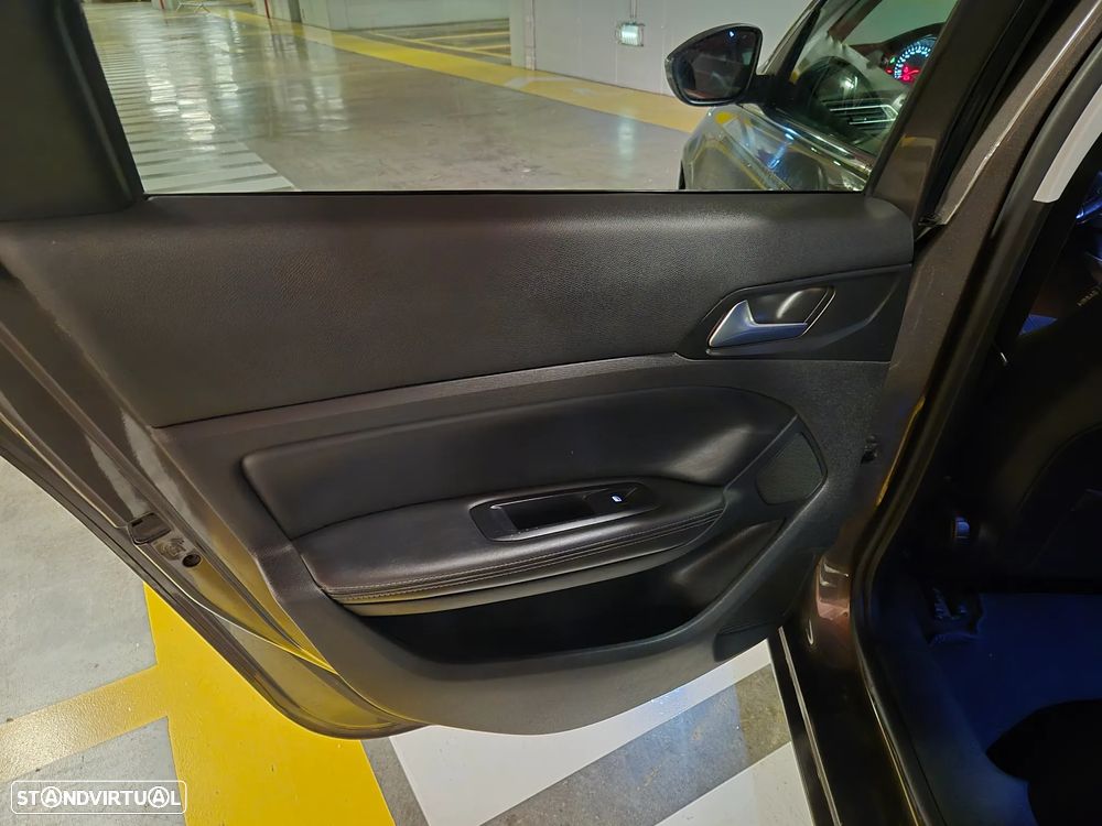 Peugeot 308 SW 1.6 e-HDi Allure - 31