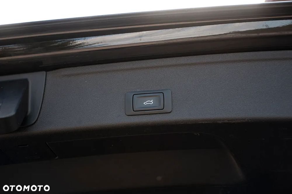 Audi A4 Avant 2.0 TDI ultra S tronic sport - 11