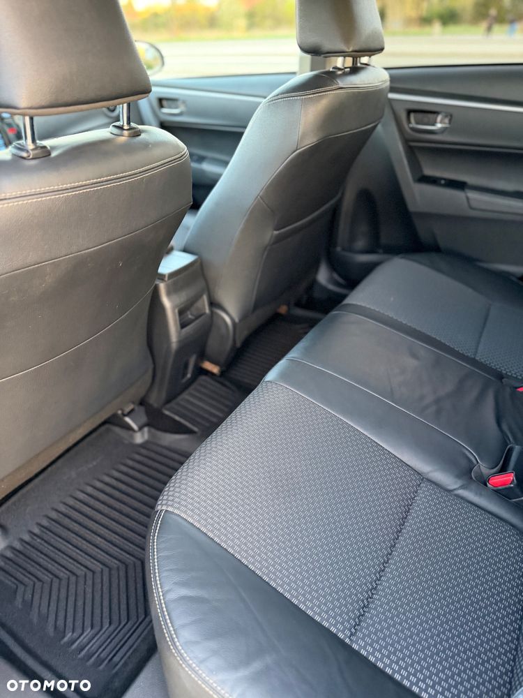 Toyota Corolla 1.6 Premium + - 10