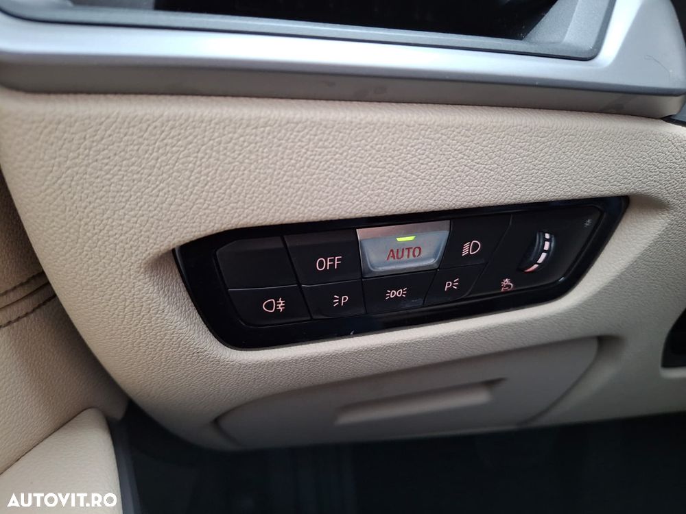 BMW Seria 3 330e Aut. - 27