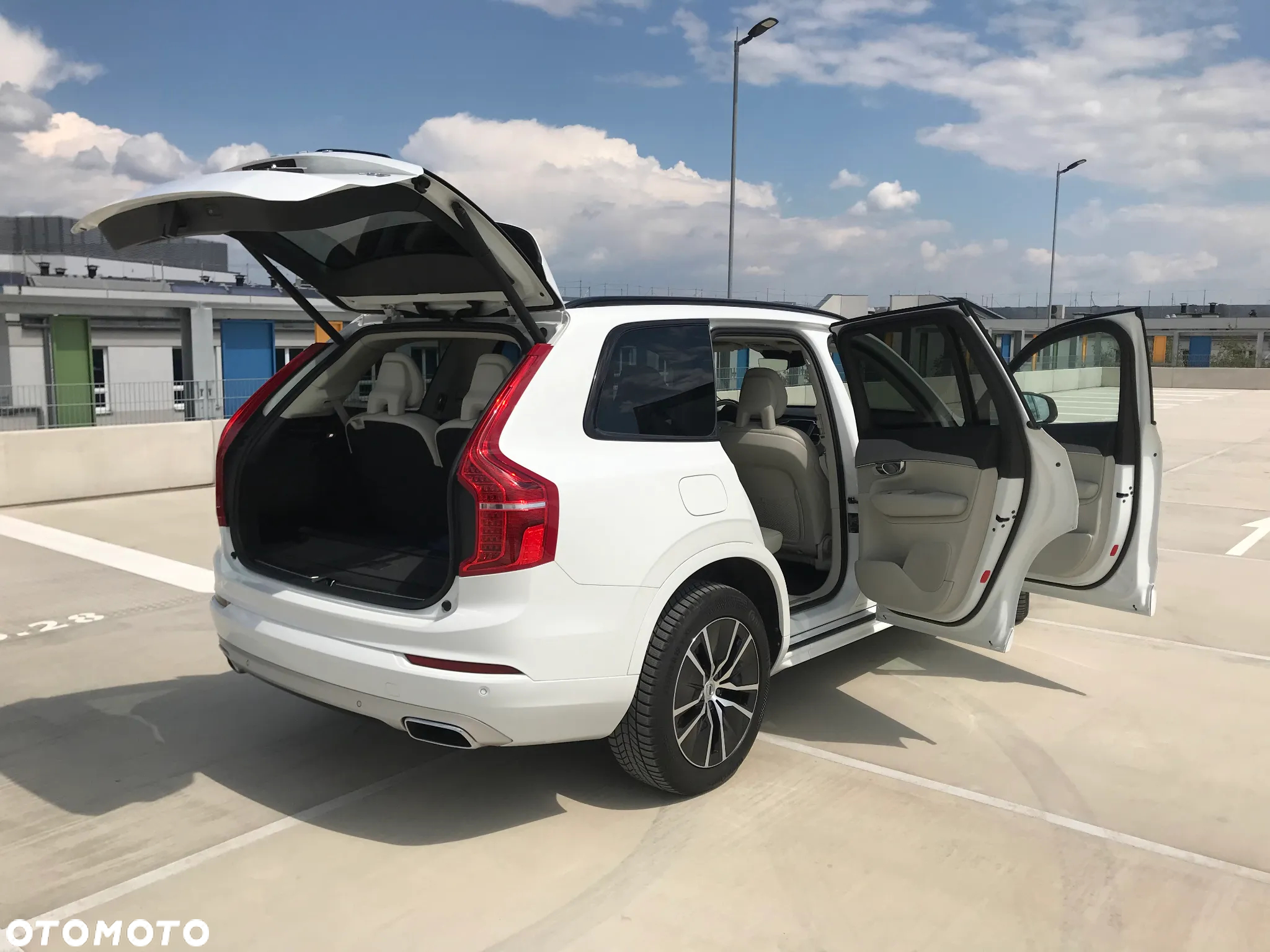 Volvo XC 90 T8 AWD Plug-In Hybrid R-Design 7os - 11