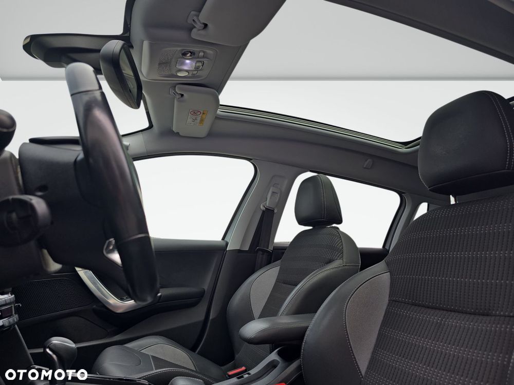 Peugeot 2008 1.2 Pure Tech Allure S&S EAT6 - 15