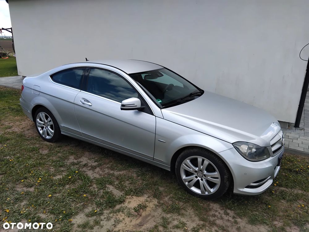 Mercedes-Benz Klasa C 180 CGI BlueEff - 3