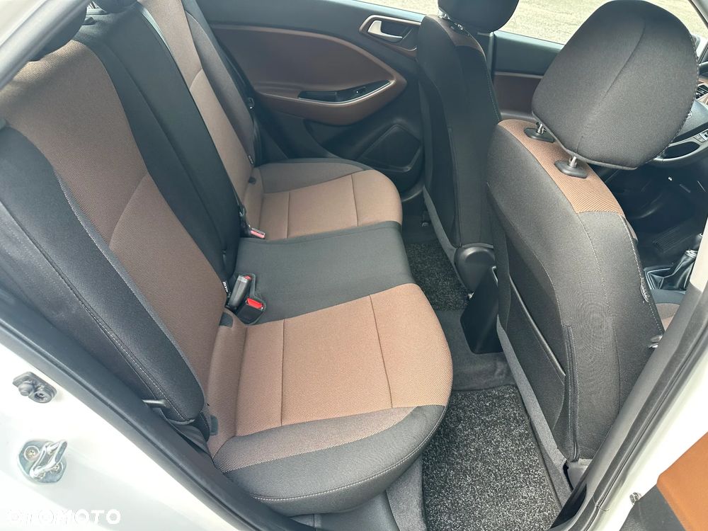 Hyundai i20 1.2 Elegant - 33