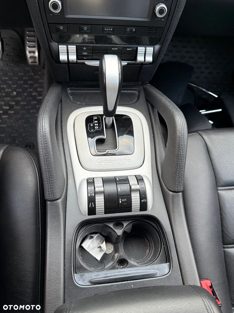 Porsche Cayenne - 2