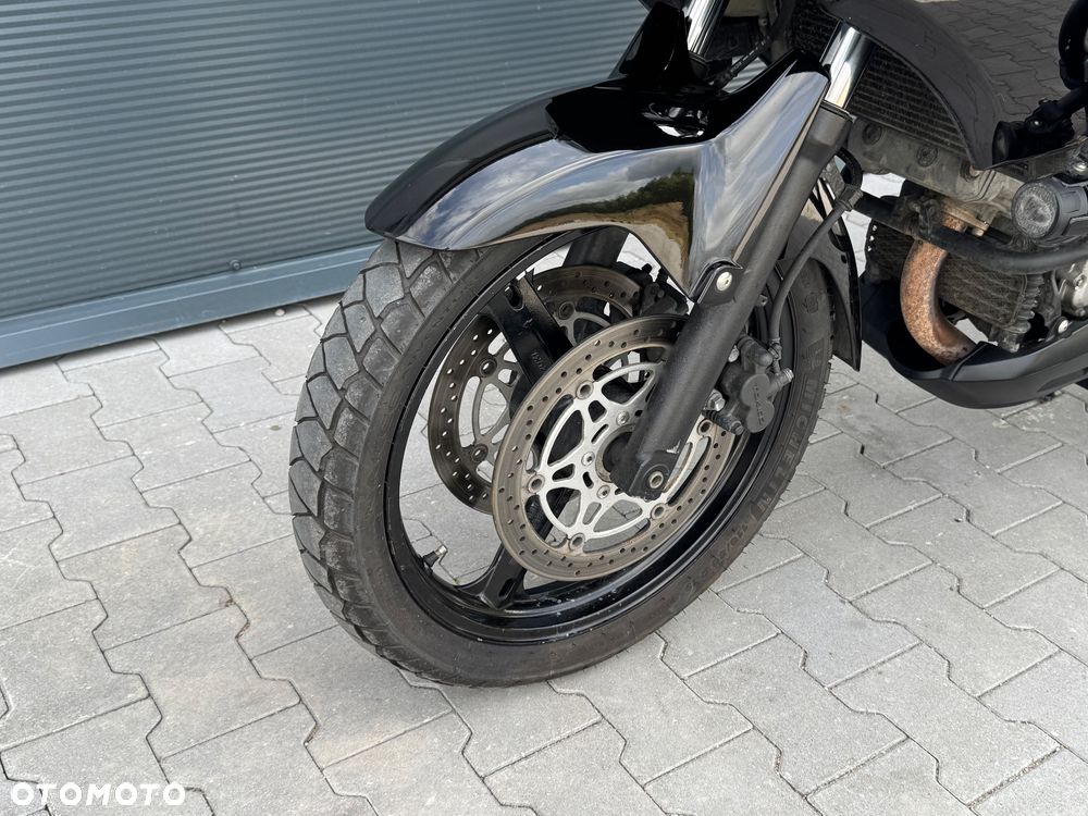 Suzuki V-STROM - 16