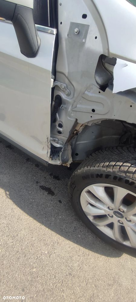 Ford Kuga - 4