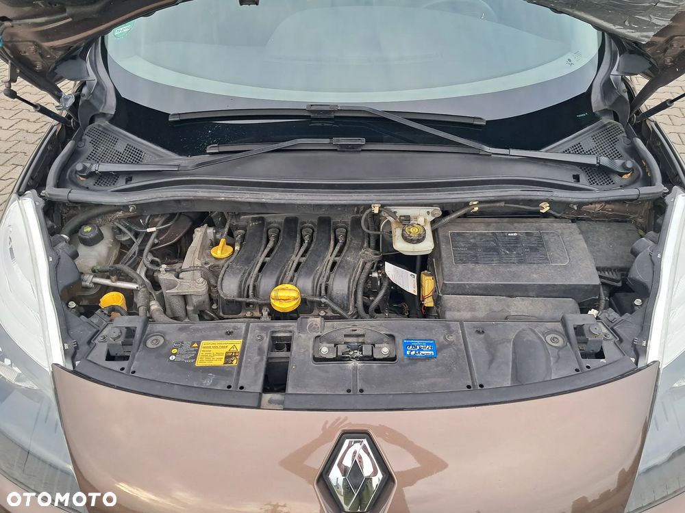 Renault Scenic 1.6 16V Luxe Privilege - 4