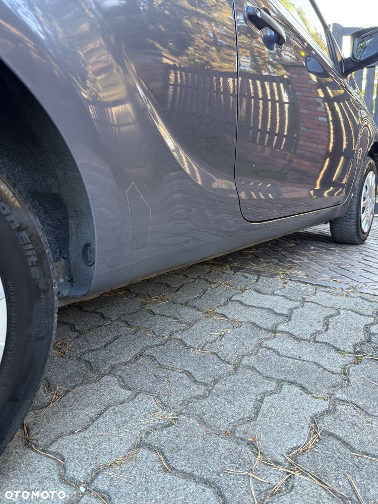 Hyundai i20 - 17