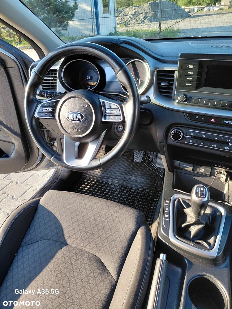 Kia Ceed 1.6 CRDi mHEV M - 35
