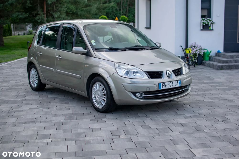 Renault Scenic - 1
