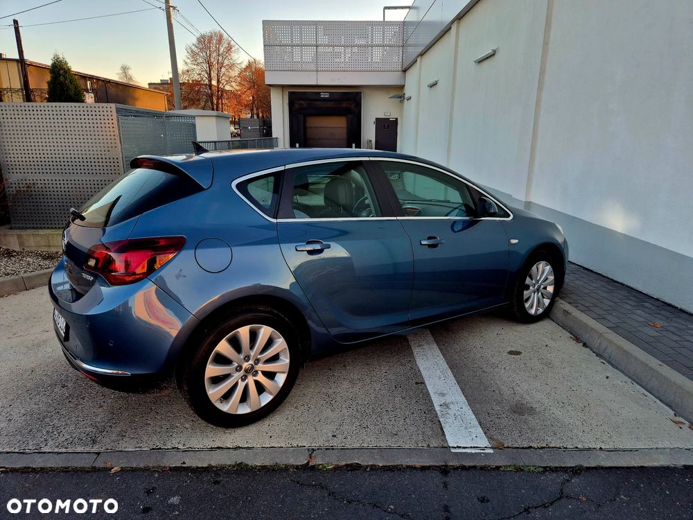 Opel Astra 1.4 Turbo Cosmo - 19